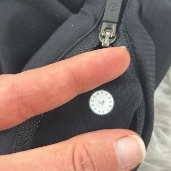 Lululemon Run Times Short II 4" Spring Bloom Multi / Black - Picture 4 of 6